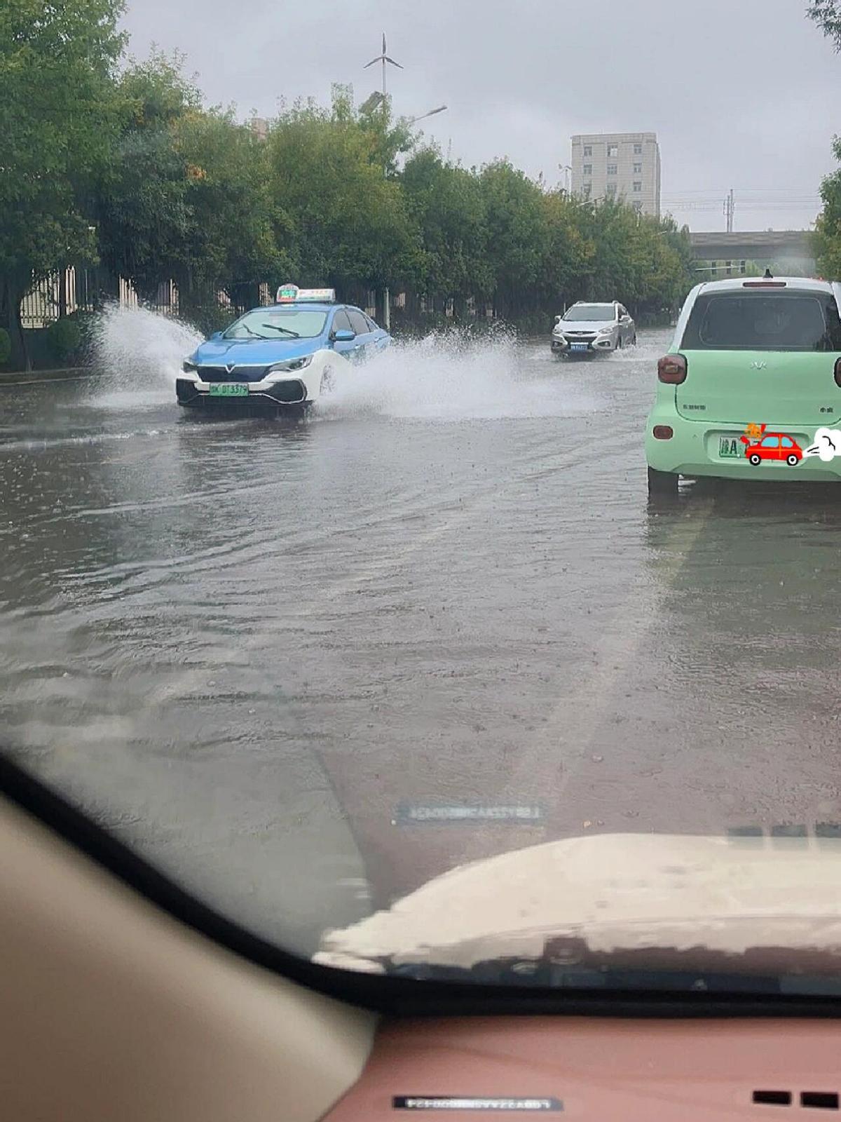 _等红灯不挂N挡变速箱就报废?如何科学停车?别被无良自媒体骗了_等红灯不挂N挡变速箱就报废?如何科学停车?别被无良自媒体骗了