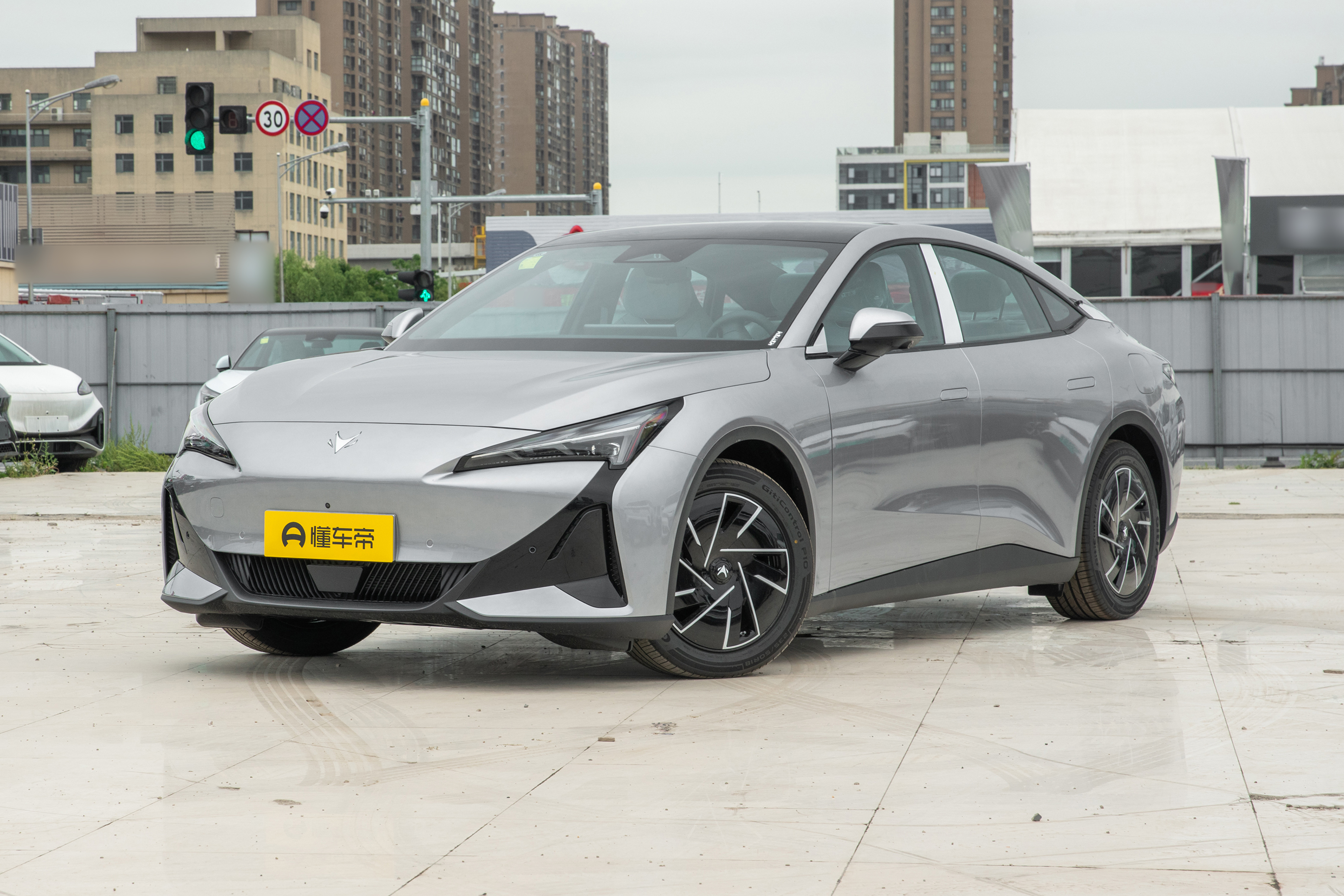 阿尔法极狐电动车__新一代智能纯电轿车阿尔法s