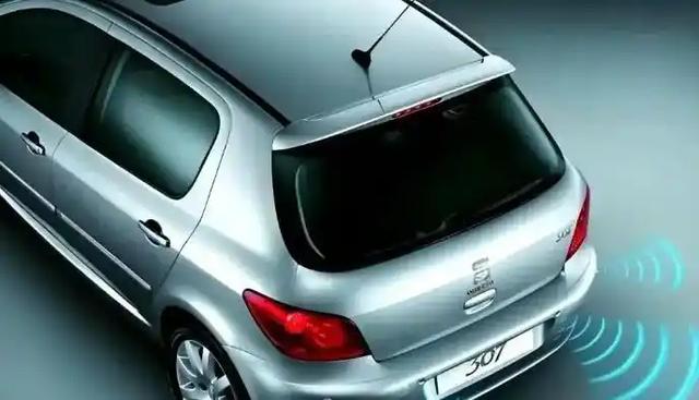 买车时选“倒车雷达”还是“倒车影像”？看完终于知道了-有驾