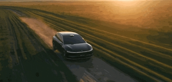 愣是把小众卖成了爆款 享界S9T这波也太稳了