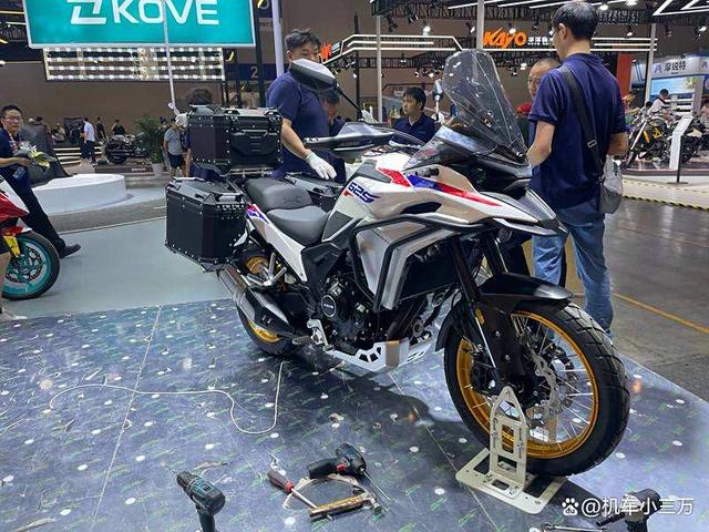 摩博会凯越展台深度解析：四缸650RR惊艳亮相，MX450与625X同台撑场，成熟度拉满！-有驾