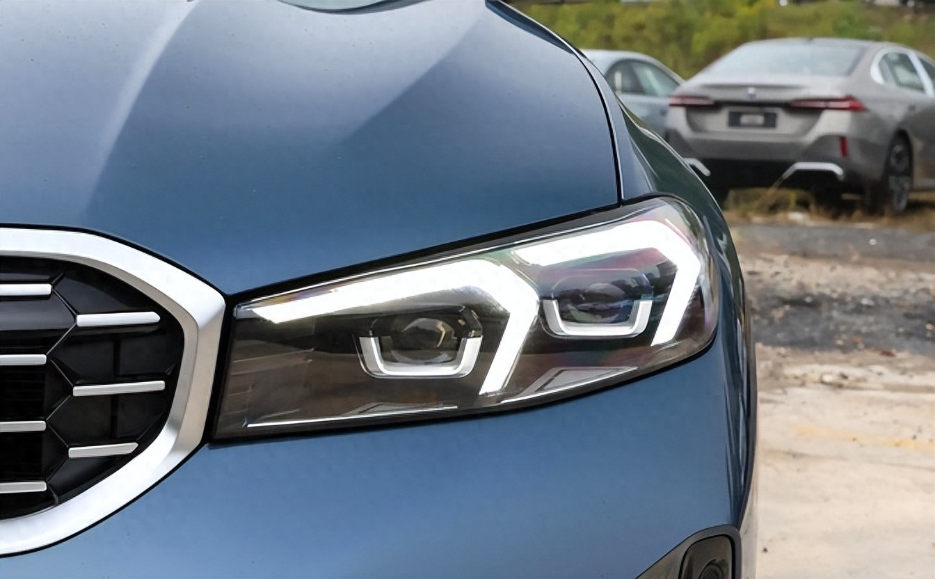 宝马终于认清现实！从31.99万降至22万，现在抄底，还是再等等？