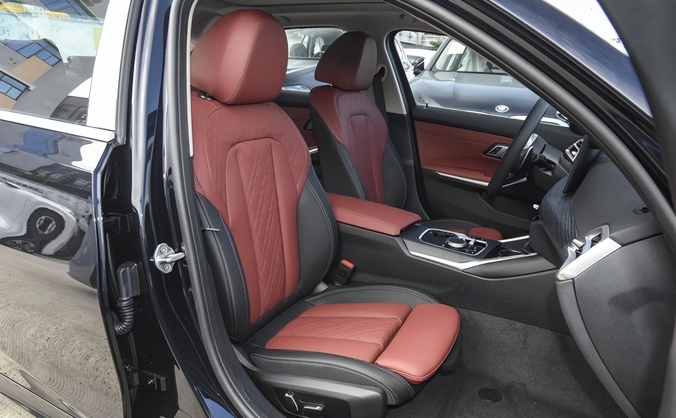 宝马终于认清现实！从31.99万降至22万，现在抄底，还是再等等？__宝马终于认清现实！从31.99万降至22万，现在抄底，还是再等等？