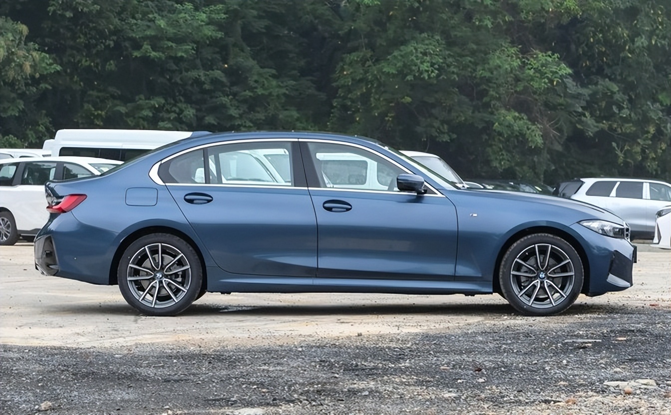 _宝马终于认清现实！从31.99万降至22万，现在抄底，还是再等等？_宝马终于认清现实！从31.99万降至22万，现在抄底，还是再等等？