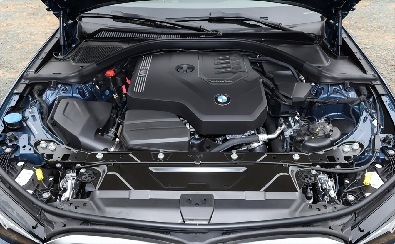 宝马终于认清现实！从31.99万降至22万，现在抄底，还是再等等？__宝马终于认清现实！从31.99万降至22万，现在抄底，还是再等等？