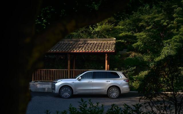 限时17.38万起,吉利银河M9登场,引领AI出行新纪元-有驾