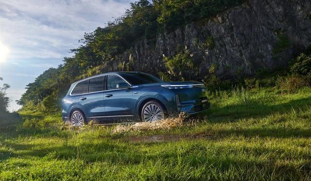 限时17.38万起,吉利银河M9登场,引领AI出行新纪元-有驾