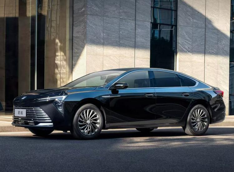 别克新款君越怎么样_陈震试驾别克新君越2021款_