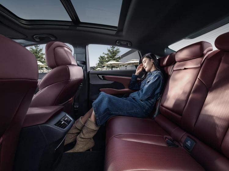 别克新款君越怎么样_陈震试驾别克新君越2021款_