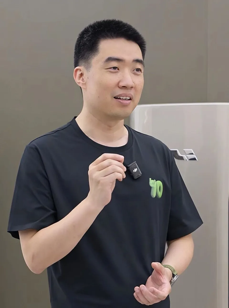 李想大方剧透i6，我这没有预售和小订，2天后接招吧