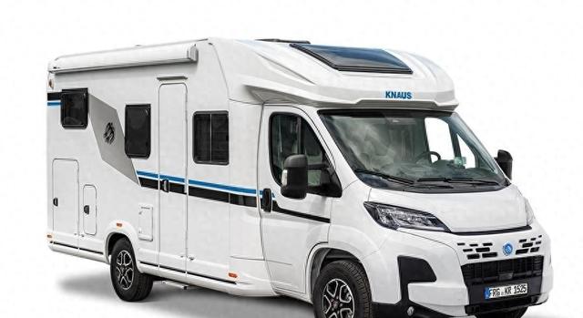 C型房车为什么最受欢迎，实用空间大，驾驶更省心