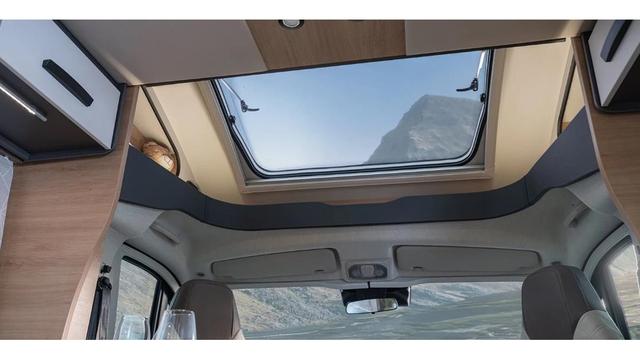 C型房车为什么最受欢迎,实用空间大,驾驶更省心-有驾