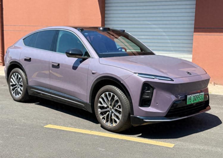 居然这么全面？试驾蔚来EC6，帅气又好开