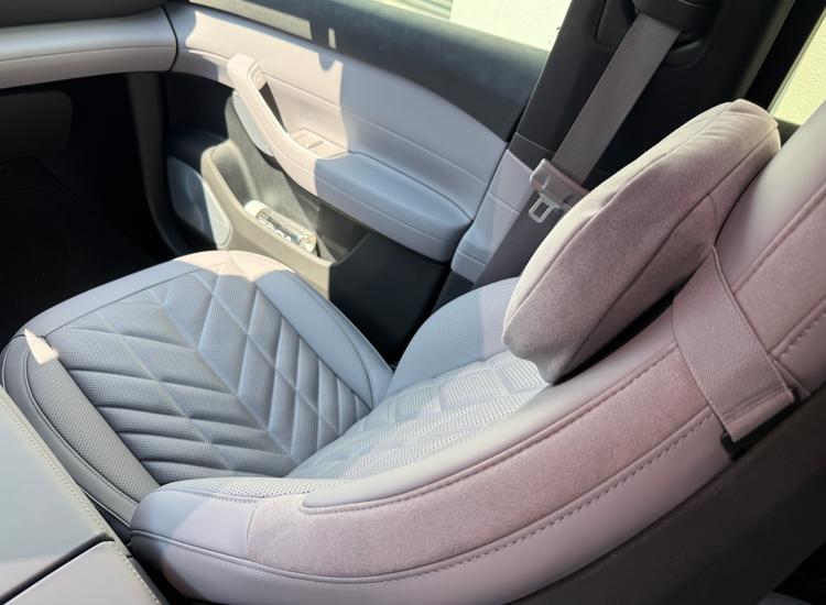 居然这么全面?试驾蔚来EC6,帅气又好开__居然这么全面?试驾蔚来EC6,帅气又好开