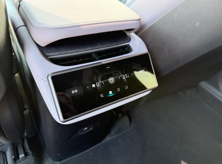 居然这么全面?试驾蔚来EC6,帅气又好开_居然这么全面?试驾蔚来EC6,帅气又好开_