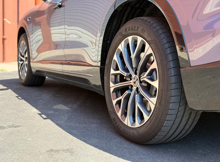 _居然这么全面?试驾蔚来EC6,帅气又好开_居然这么全面?试驾蔚来EC6,帅气又好开