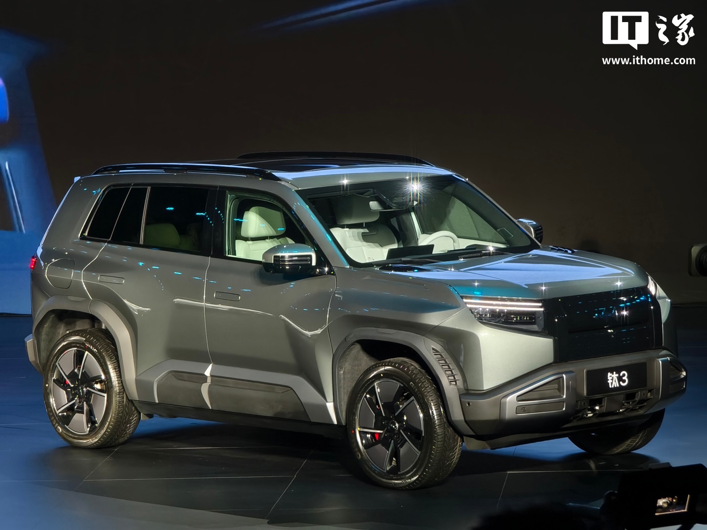 比亚迪方程豹钛3 明日将新增配置/配色，现款在售价 13.38 万元起_比亚迪方程豹钛3 明日将新增配置/配色，现款在售价 13.38 万元起_