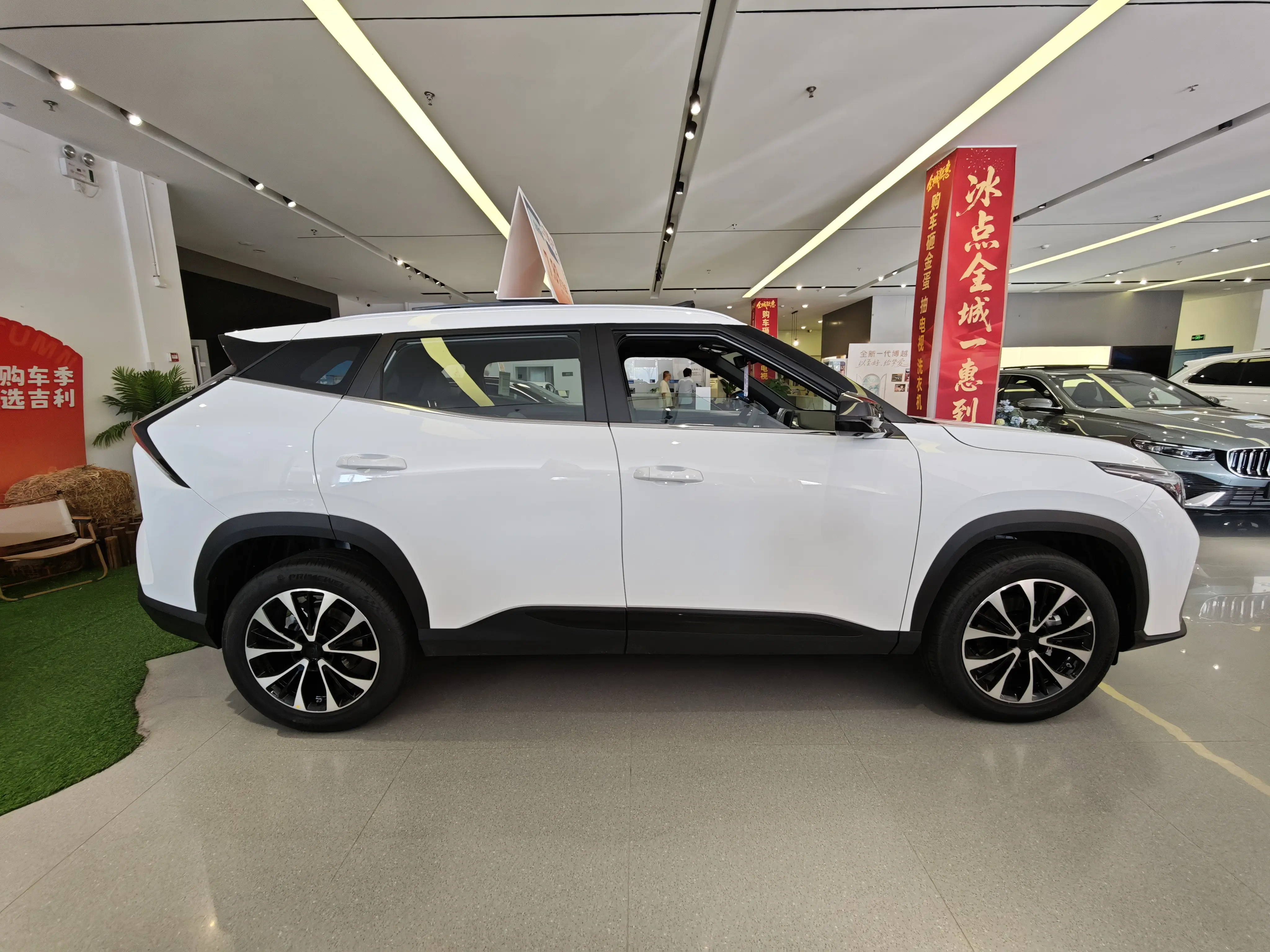 _2021款吉利博_吉利博端汽车图片价格