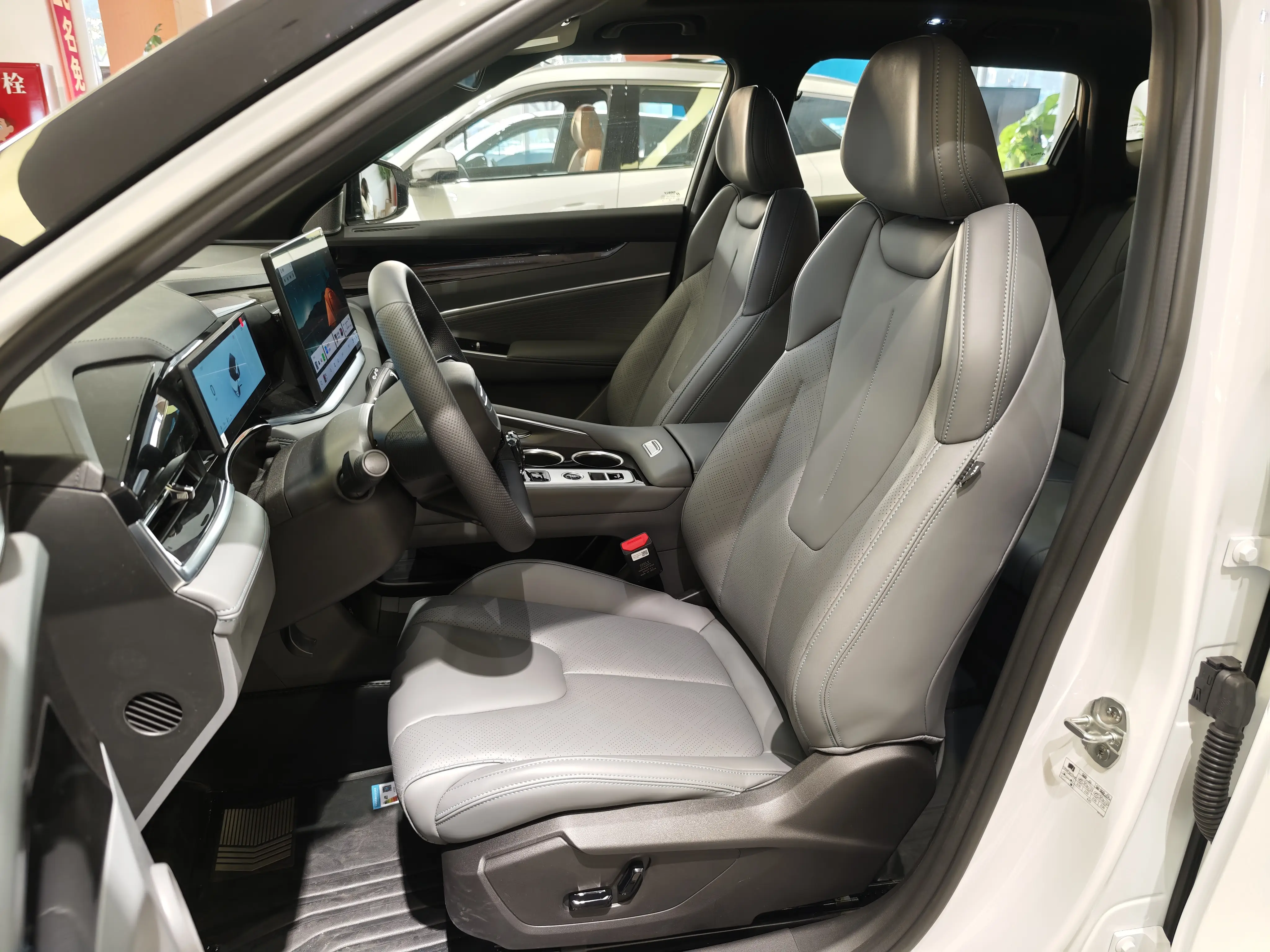 _2021款吉利博_吉利博端汽车图片价格