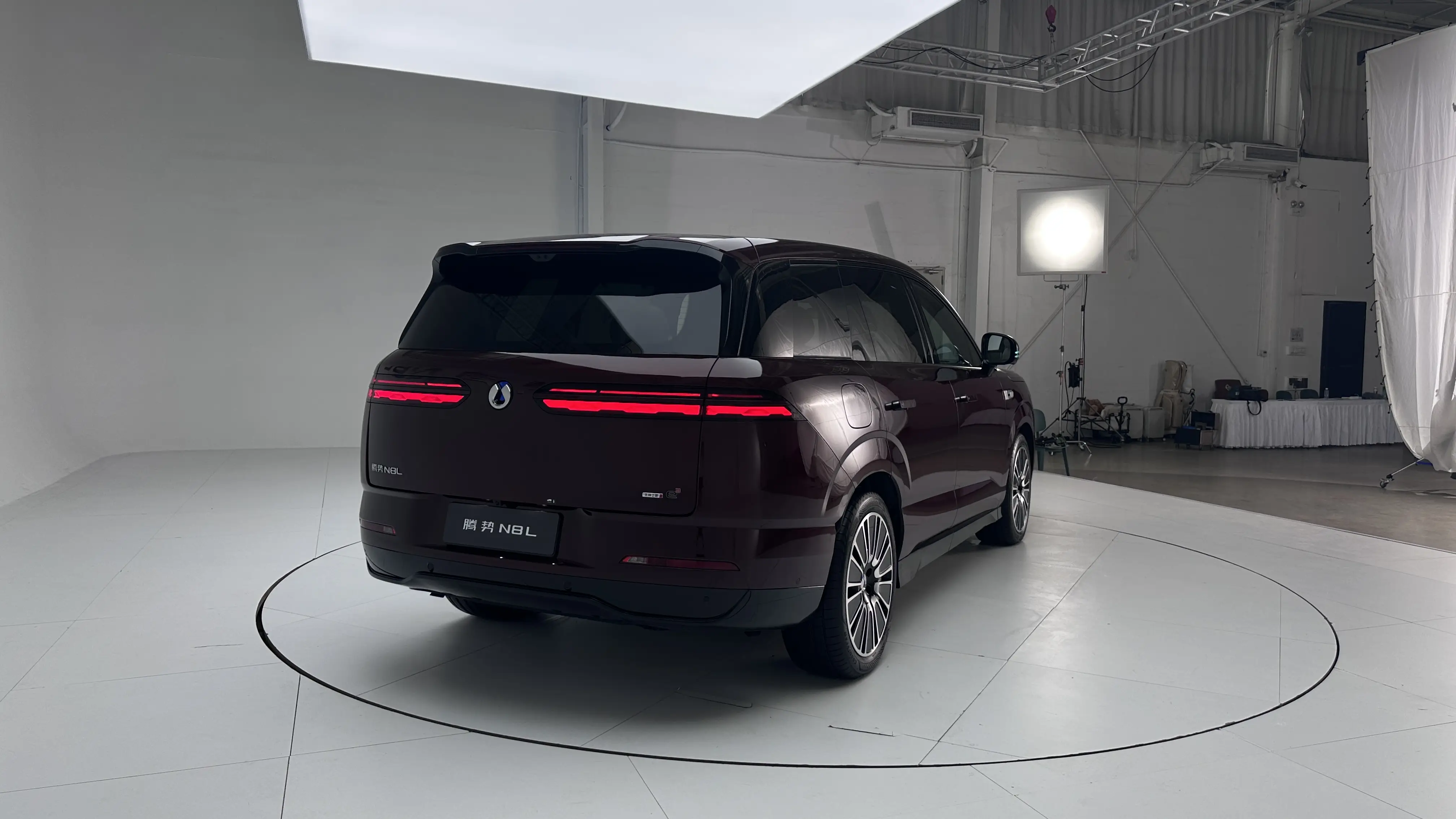 5米2的“移动大平层”！腾势N8L空间与座椅设计揭秘_5米2的“移动大平层”！腾势N8L空间与座椅设计揭秘_