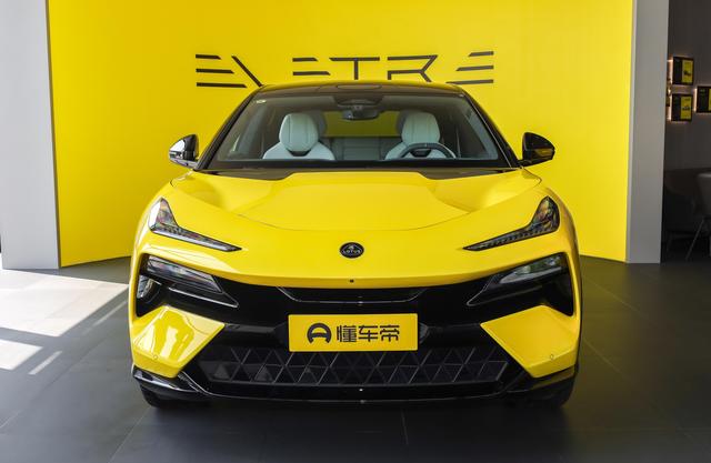 英国莲花花55.8万造了台2.95秒破百的电动SUV，三个月深度使用后我发现它正在让那些花百万买保时捷的车主重新审视自己-有驾