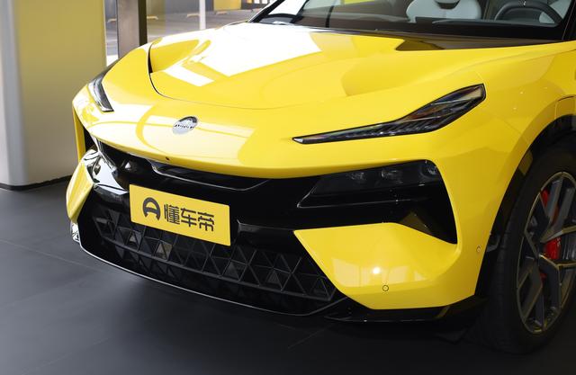 英国莲花花55.8万造了台2.95秒破百的电动SUV，三个月深度使用后我发现它正在让那些花百万买保时捷的车主重新审视自己-有驾