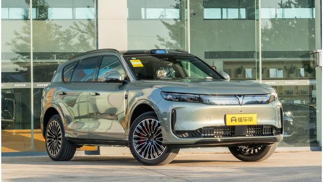 岚图疯了:二十多万的车,塞进了华为的脑子和保时捷的腿-有驾