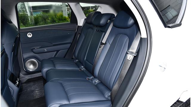 岚图疯了:二十多万的车,塞进了华为的脑子和保时捷的腿-有驾