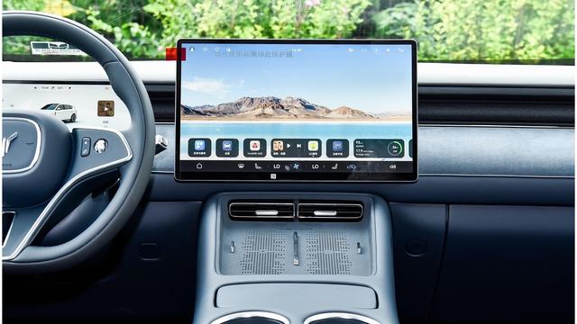 岚图疯了:二十多万的车,塞进了华为的脑子和保时捷的腿-有驾