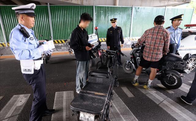 北京、上海等地开启电动车严查模式，严格测速，超过25km-h要扣车