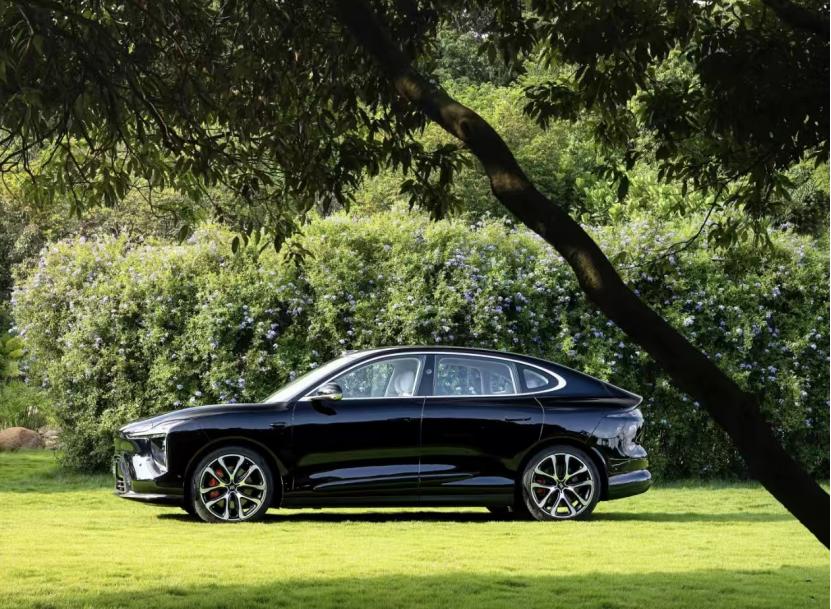 _太狠了，增程电池比纯电车还大，全新智己LS6权益价19.79万元起_太狠了，增程电池比纯电车还大，全新智己LS6权益价19.79万元起