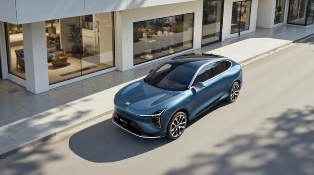 斩获工博会权威大奖!新一代智己LS6以硬核科技定义中国智造新高-有驾