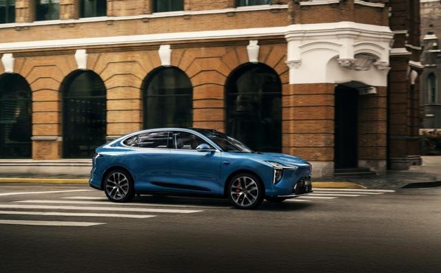 斩获工博会权威大奖!新一代智己LS6以硬核科技定义中国智造新高-有驾