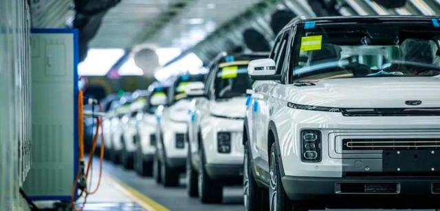 卷不动了就出海？别天真了，他们是把绞肉机搬到了泰国-有驾