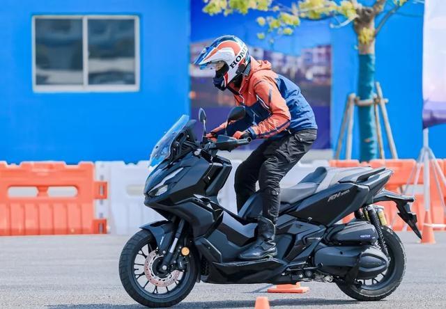 变化不大,但价格或会更便宜!2026款本田ADV 350要来了!-有驾