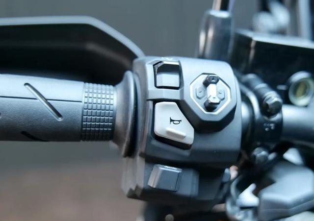 变化不大,但价格或会更便宜!2026款本田ADV 350要来了!-有驾