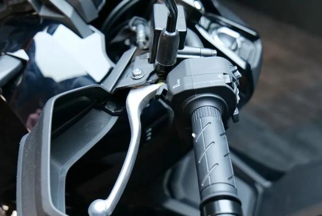 变化不大,但价格或会更便宜!2026款本田ADV 350要来了!-有驾