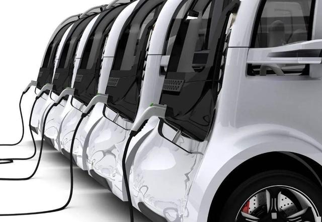 新能源“烂尾”车越造越多！百万名车主，修车无门还遭随意宰-有驾