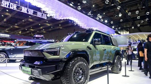 猛士两位高管上任后携手经销商化身家人共筑新征程，猛士将深化与华为合作推动智能越野生态共赢