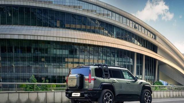 猛士两位高管上任后携手经销商化身家人共筑新征程，猛士将深化与华为合作推动智能越野生态共赢-有驾