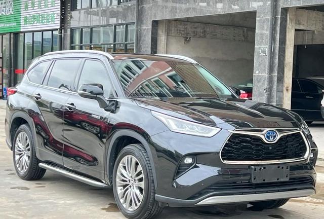 丰田这次太懂中国，4大全球车集体加配置降价格，首付1万即可轻松提车，惠及不同预算的购车人群全线覆盖-有驾