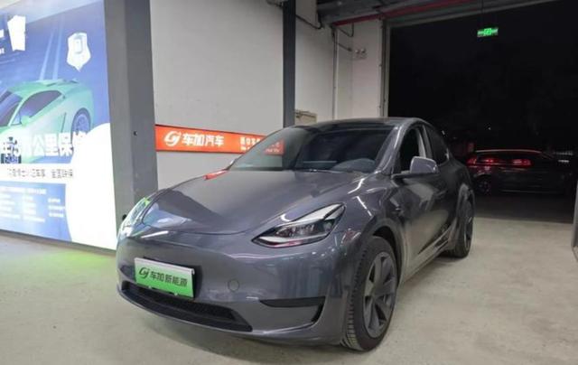 听说了吗?特斯拉官网偷偷改价格了,明年买Model Y标准版可能多掏一万一千多块购置税,政策变动带来新变数-有驾
