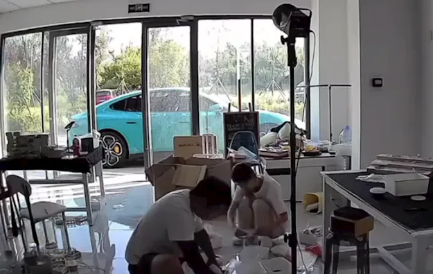 小米汽车“自走”风波：事故背后的技术盲点与安全隐患