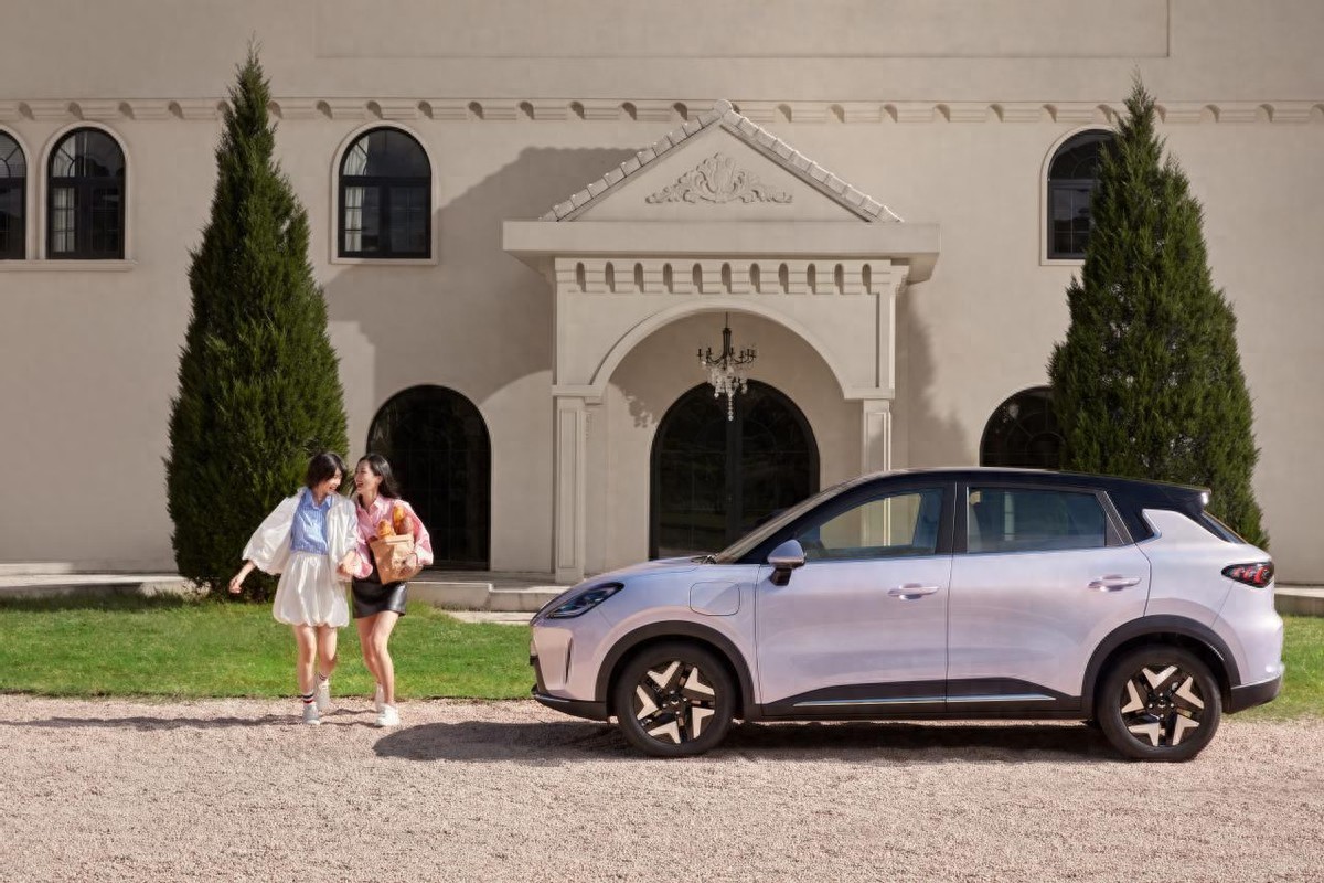 限时6.38万起，五菱家族又一新成员，缤果S有何看点？