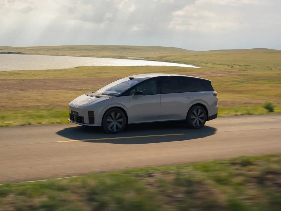 这啥命啊！有人买了两辆电动车，厂家都倒闭了，连手机都不敢换了