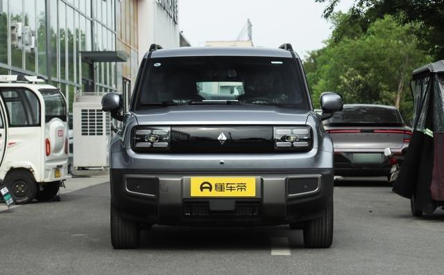 纯电家用车不会选？宝骏悦也PLUS对决吉利萤火虫，优势太明显-有驾