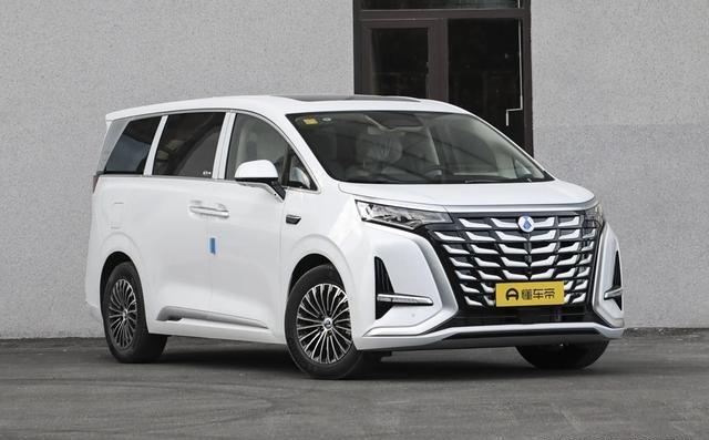 豪华新境 五千价值 腾势D9的升舱哲学-有驾