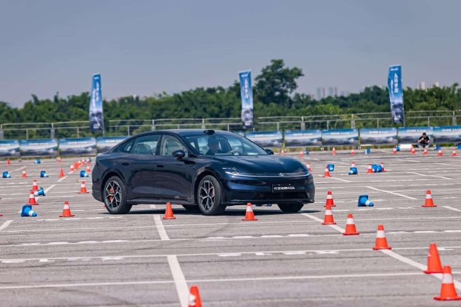 以“大美舒新”重塑纯电出行体验 长安启源A06深度试驾