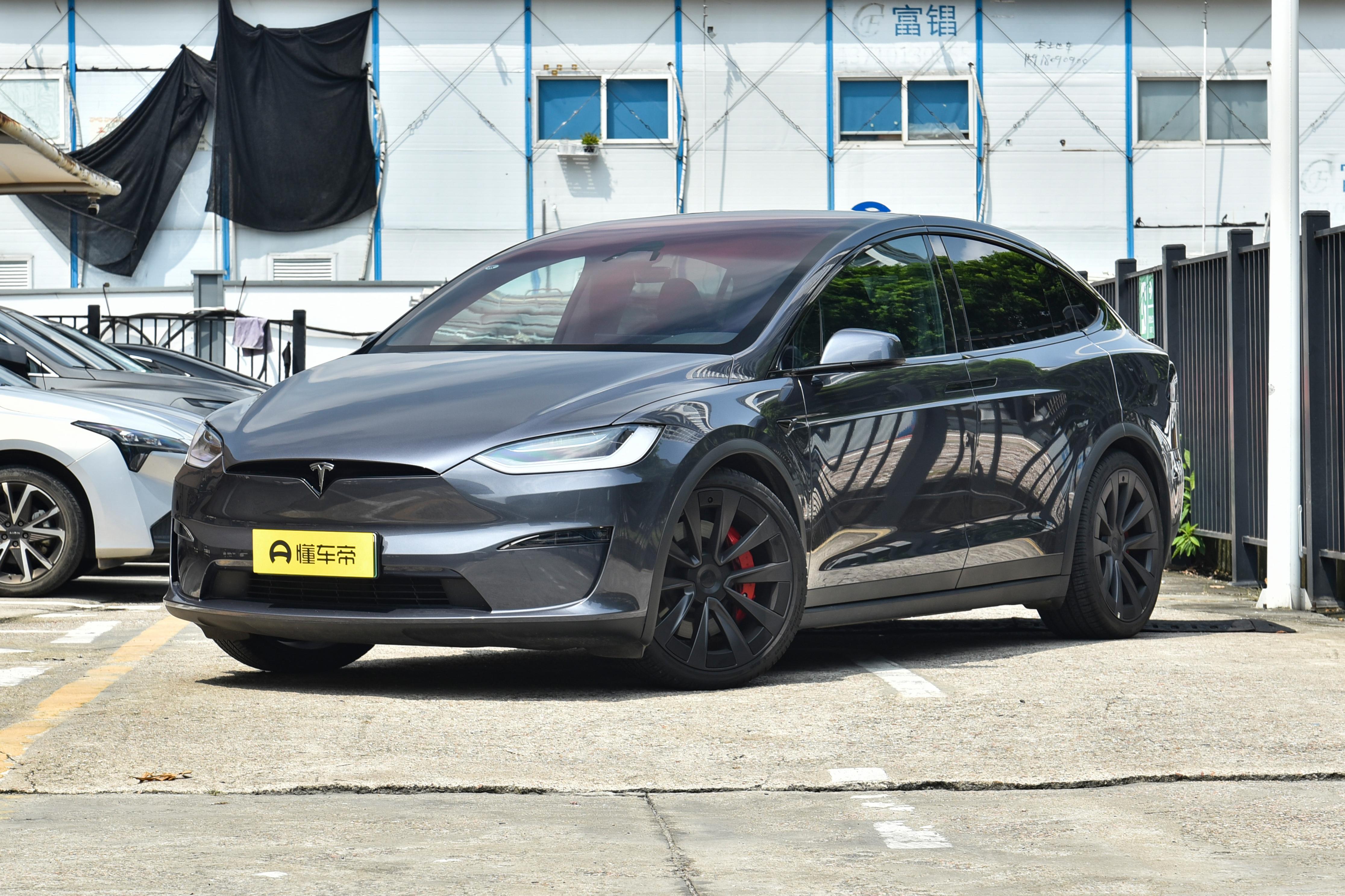 特斯拉停车需要拉手刹吗__特斯拉车主免费停车