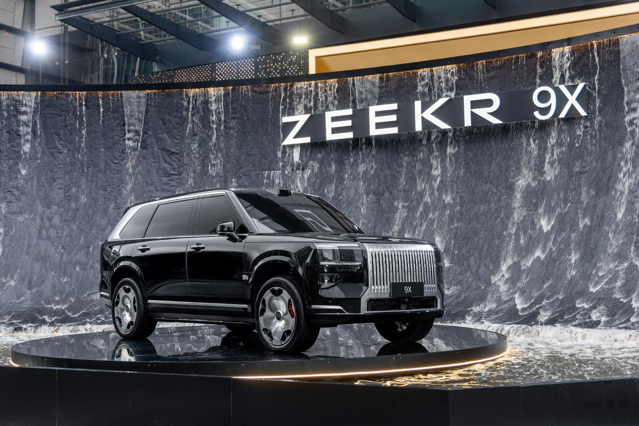 极氪9X正式上市 限时价45.59-58.99万元